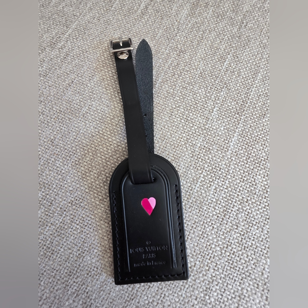 Louis Vuitton Black Tag with Pink Heart